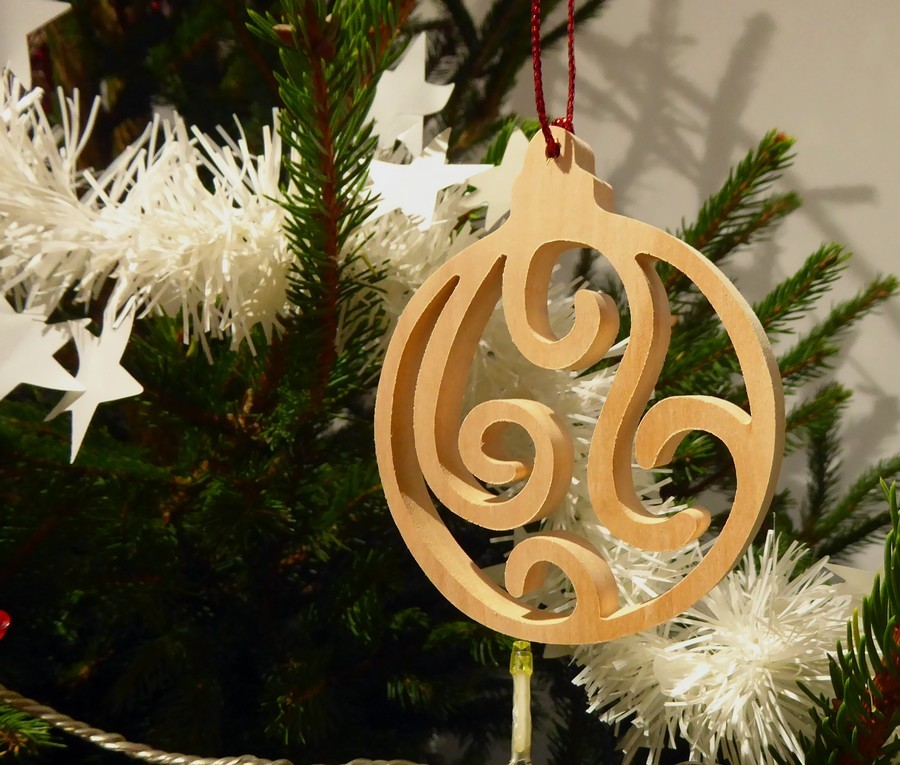 Boule de Noël en bois