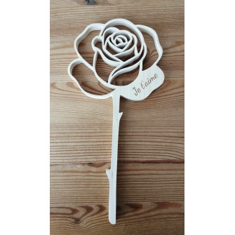 Rose découpée en bois