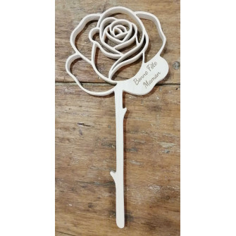Rose découpée en bois